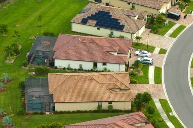 Financial Benefits of Investing in Solar Living